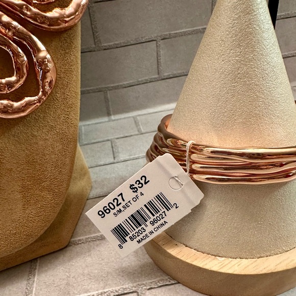 Copper tone jewelry set - Picture 5 of 9